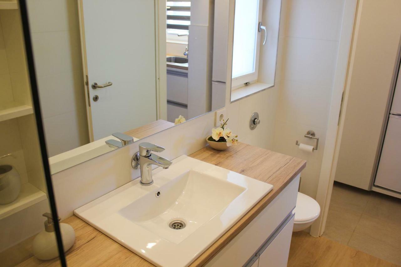Holiday Home Liberta Krnica Eksteriør billede