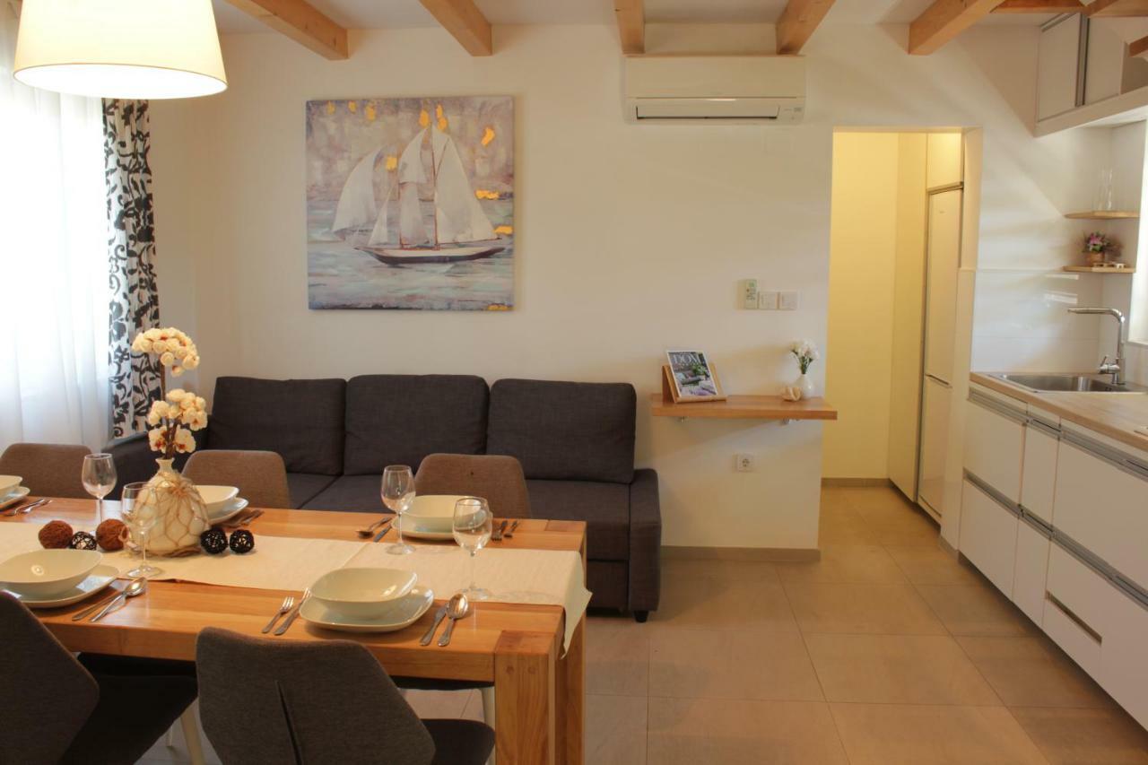 Holiday Home Liberta Krnica Eksteriør billede